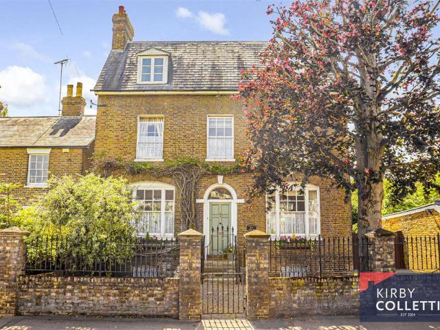 House for sale in Broxbourne, Hertfordshire