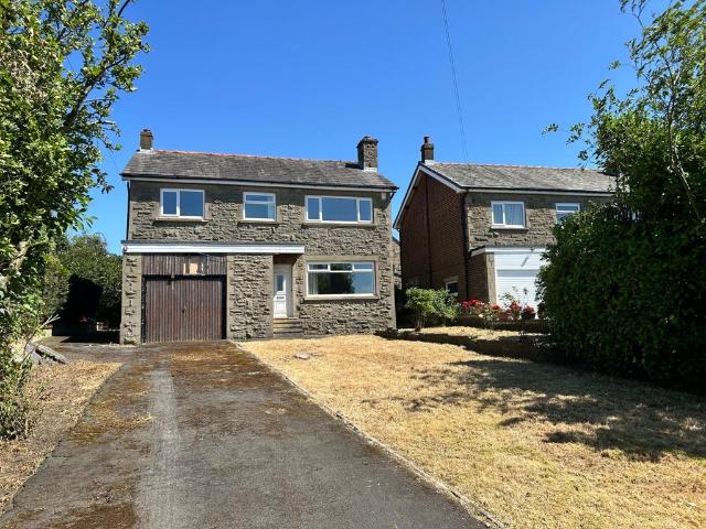 House for sale in Birkenshaw, West Yorkshire