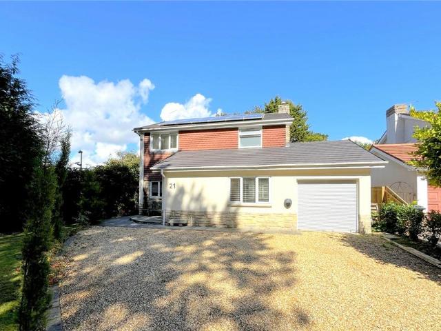 House for sale in Highcliffe