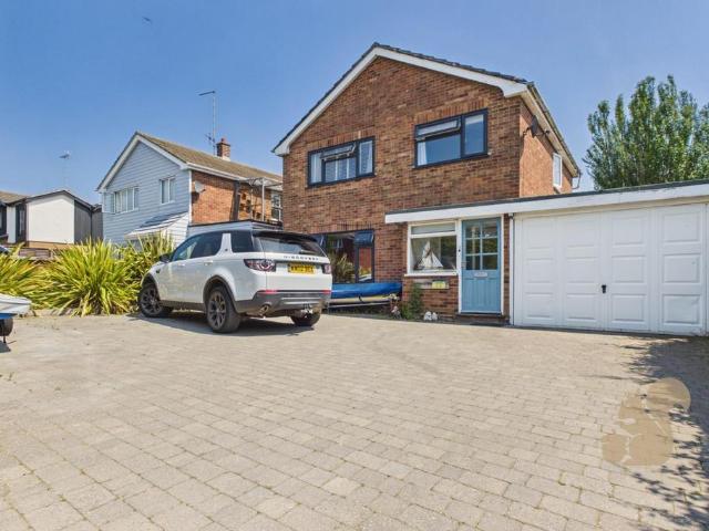 House for sale in Fordham Heath, Essex