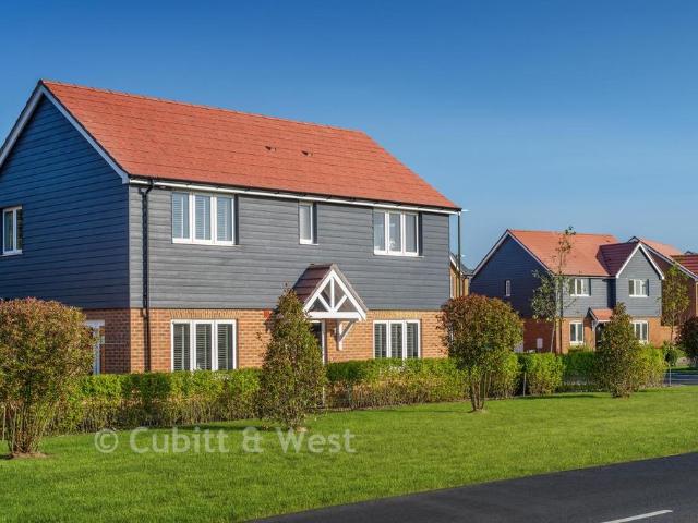 House for sale in Littlecote, West Sussex