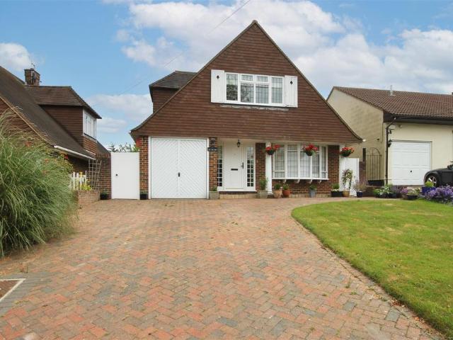 House for sale in Clapgate, Navestock Side
