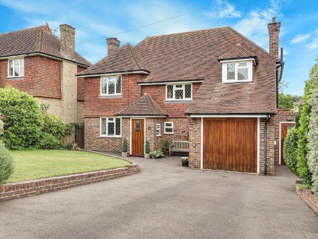 House for sale in London Borough of Croydon, Sanderstead