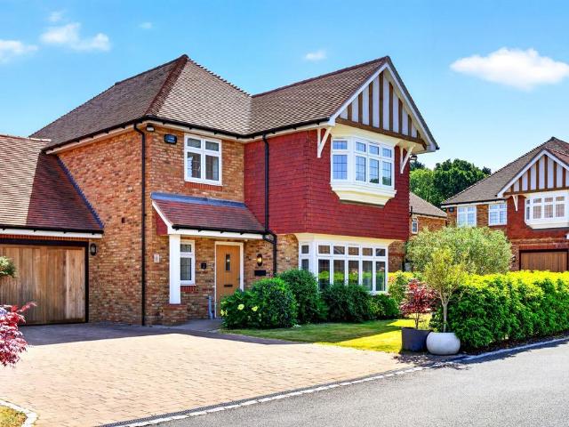 House for sale in Bromley Common, Greater London
