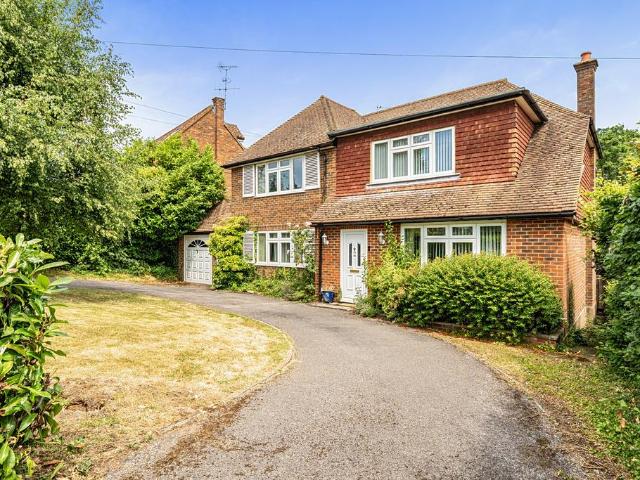House for sale in Gerrards Cross, Tatling End