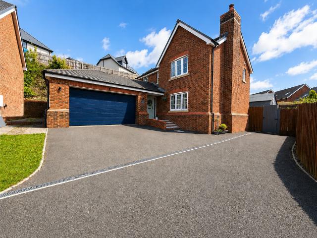 House for sale in Llwydcoed