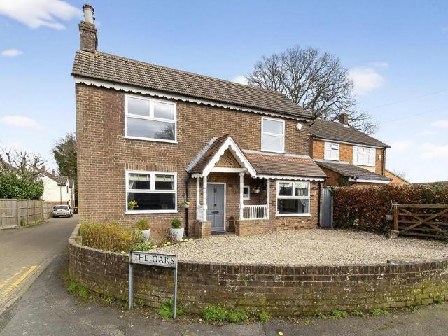 House for sale in Slip End, Bedfordshire