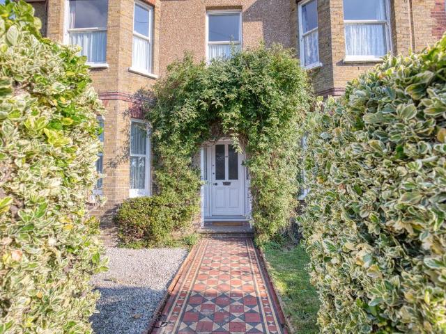 House for sale in Mill Hill, Ash