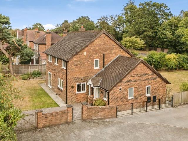 House for sale in Cuddington, Cheshire