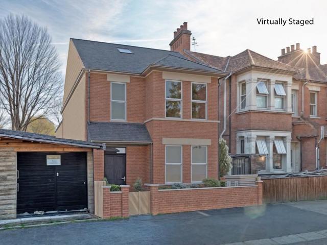 House for sale in London Borough of Lewisham, Greater London