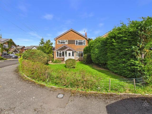 House for sale in Hanbury, East Staffordshire
