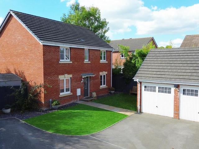House for sale in Llanharry