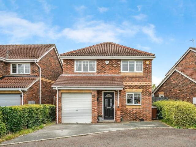 House for sale in Whitwood, West Yorkshire
