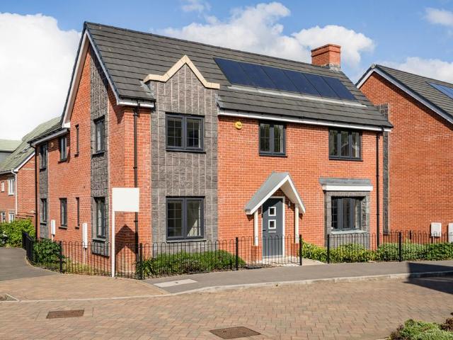 House for sale in Daws Hill, Cressex