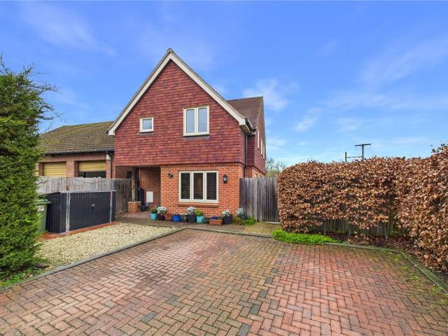 House for sale in Lower Basildon, West Berkshire
