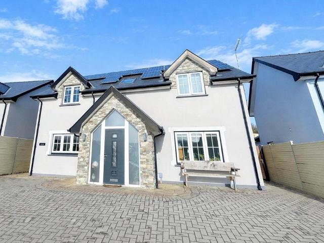 House for sale in Bryndioddef, Adpar