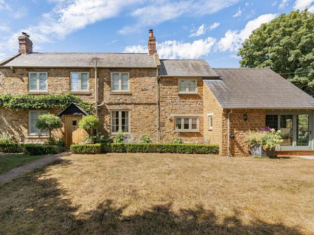 House for sale in Evershot, Oxfordshire