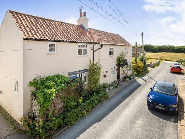 House for sale in Ulleskelf, North Yorkshire