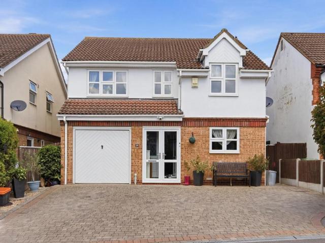 House for sale in Vange, Essex