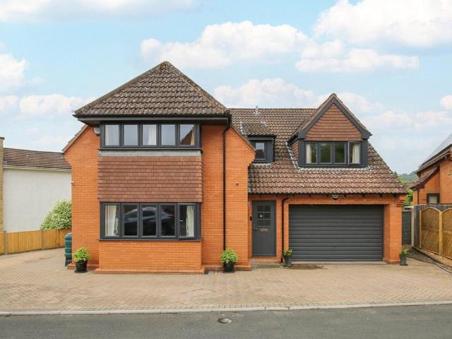 House for sale in Feckenham, City Of Bristol