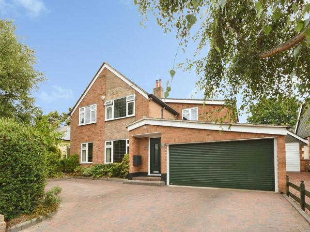 House for sale in Queens Park, Billericay