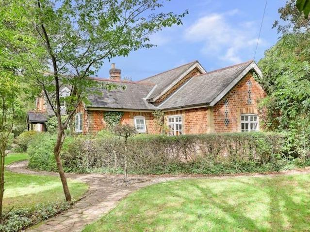 House for sale in Tilegate Green, Epping Forest