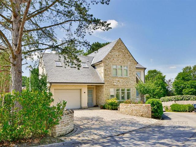House for sale in Brockhall Village, Paradise