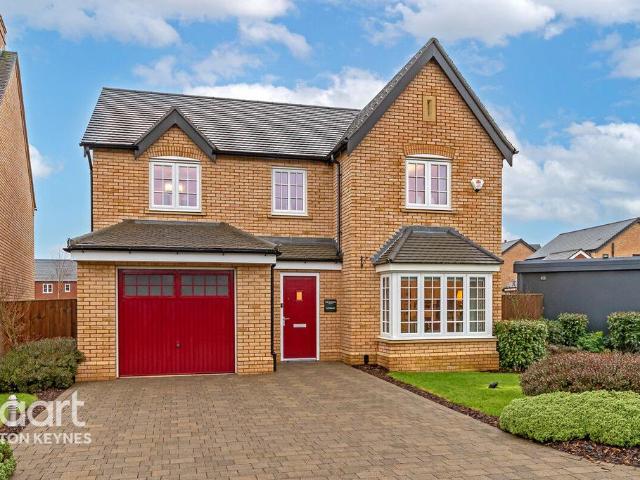 House for sale in Upton