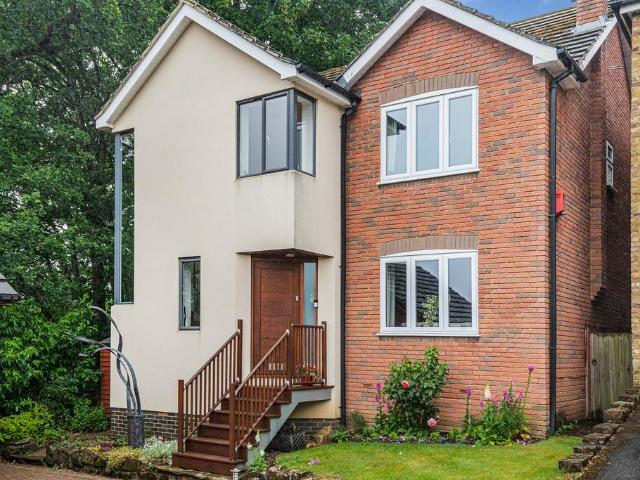 House for sale in Ashlyns Estate, Pouchen End