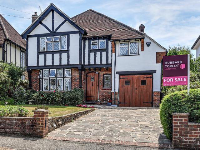 House for sale in London Borough of Croydon, Sanderstead
