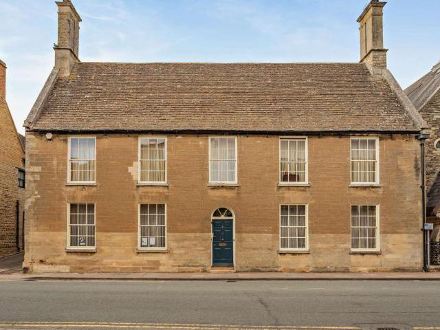 House for sale in Oundle