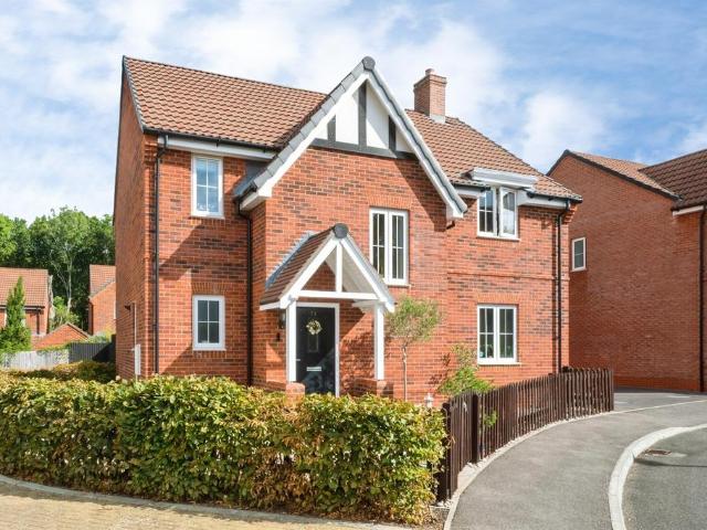 House for sale in Crowdhill, Helford