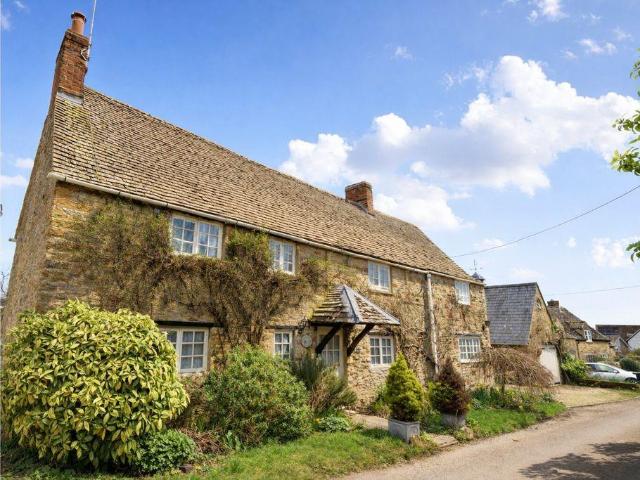 House for sale in Evershot, Oxfordshire