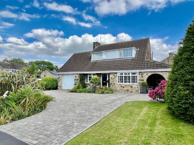 House for sale in Shadwell, West Yorkshire