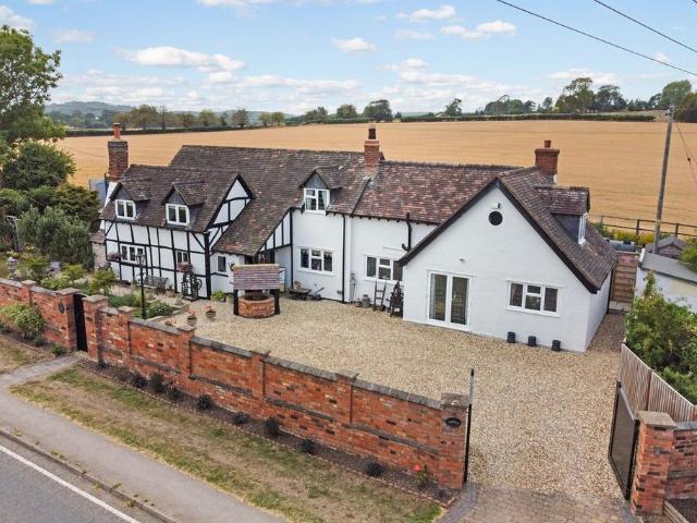 House for sale in Alderminster, Warwickshire