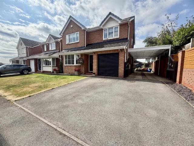 House for sale in Kippax, West Yorkshire