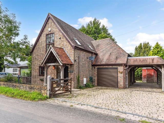 House for sale in Littlecote, West Sussex