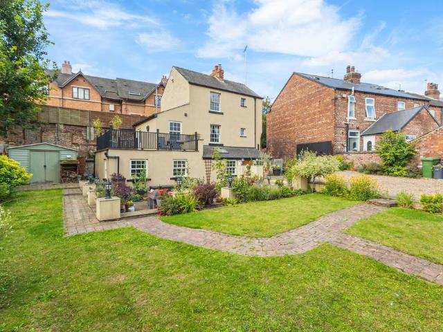 House for sale in Pontefract, West Yorkshire