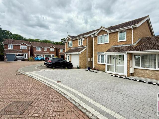 House for sale in Folkestone, Seabrook