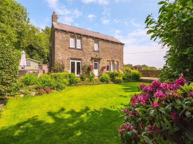 House for sale in Hove Edge, Hipperholme