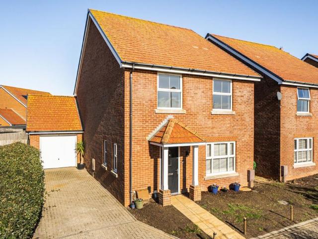 House for sale in Bracklesham, Chichester
