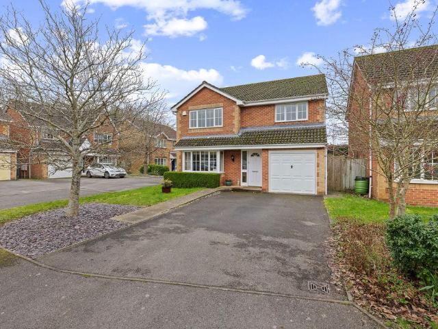 House for sale in Littlecote, West Sussex