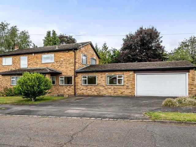 House for sale in Penn, Knotty Green