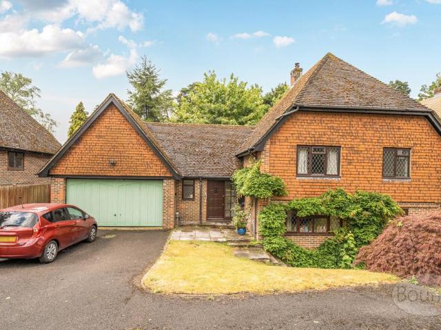 House for sale in Wrecclesham, Fole