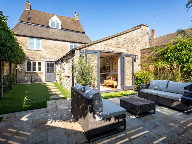 House for sale in Fossebridge, Gloucestershire