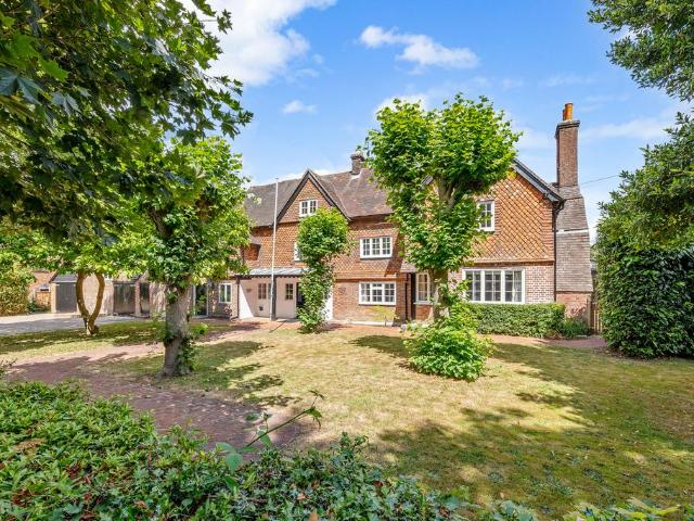 House for sale in Pachesham Park, Surrey