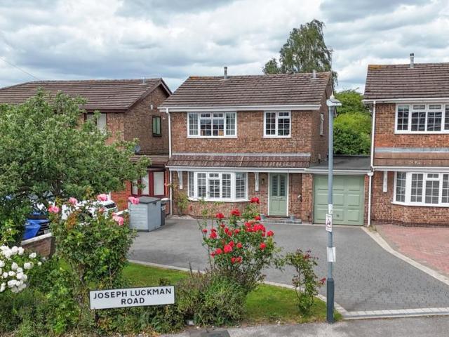 House for sale in Camp Hill, Warwickshire