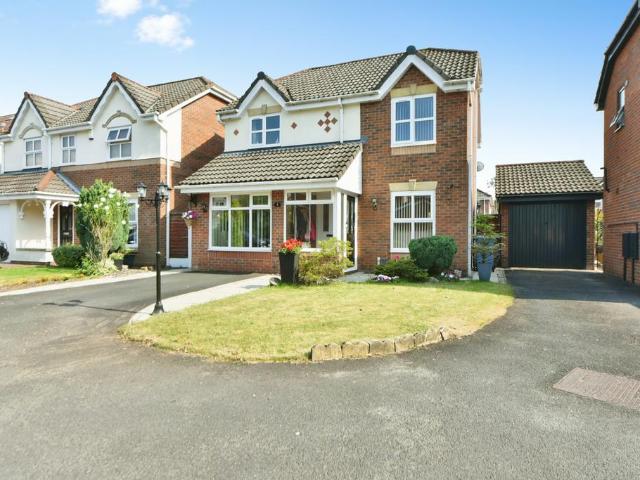 House for sale in Ellenbrook, Salford
