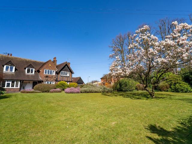 House for sale in Caldermill, East Midlands