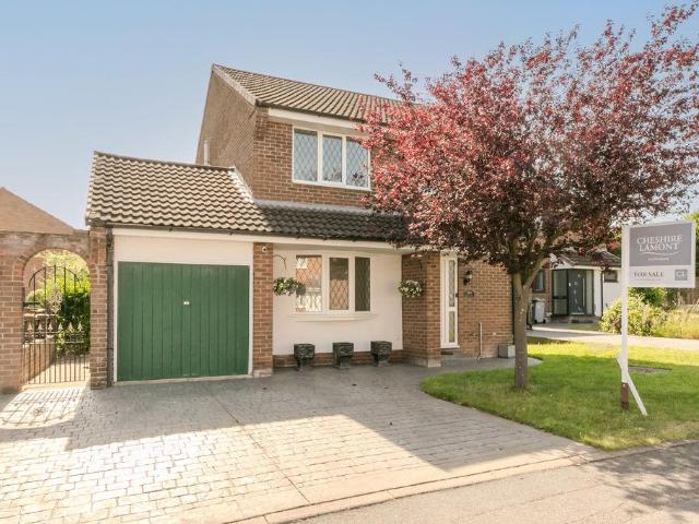 House for sale in Woolstanwood